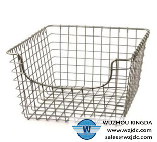 Metal wire basket