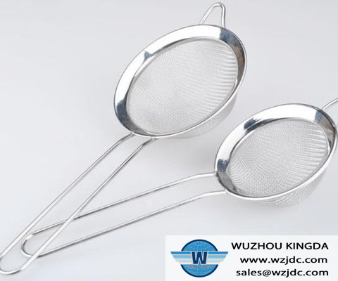 Mesh kitchen oil strainer