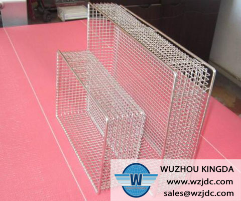 Welded metal mesh basket