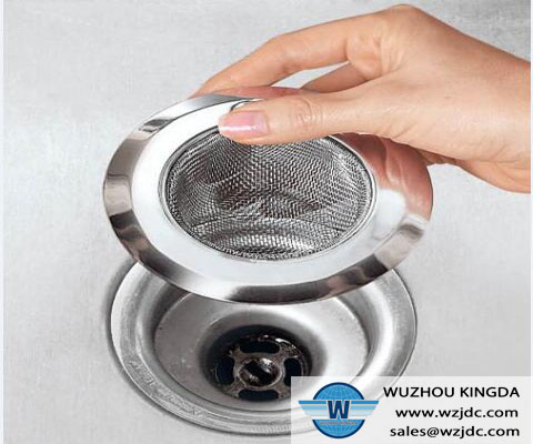 Sink strainer in kitchen