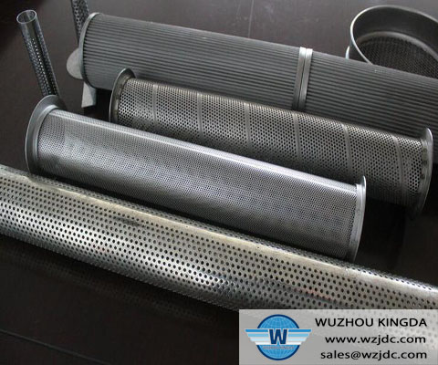 Perforated filter pipe for oil
