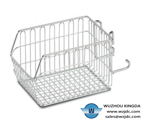 Hospital equipment sterilization basket